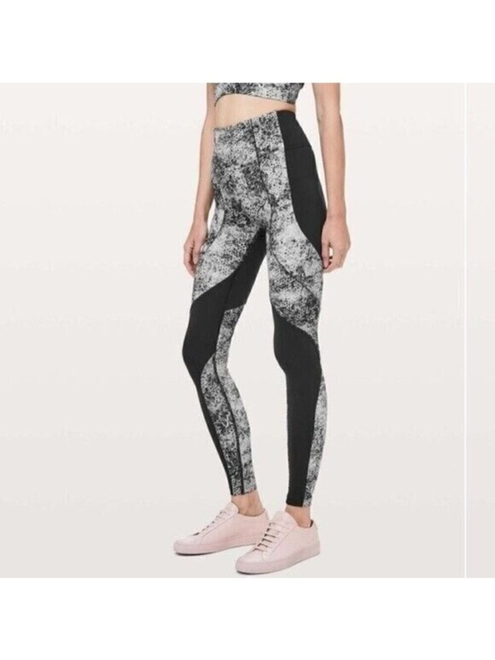 Lululemon Sz 4 Sweat & Repeat Tight *28" Black / Serigraph Starlight prints B19